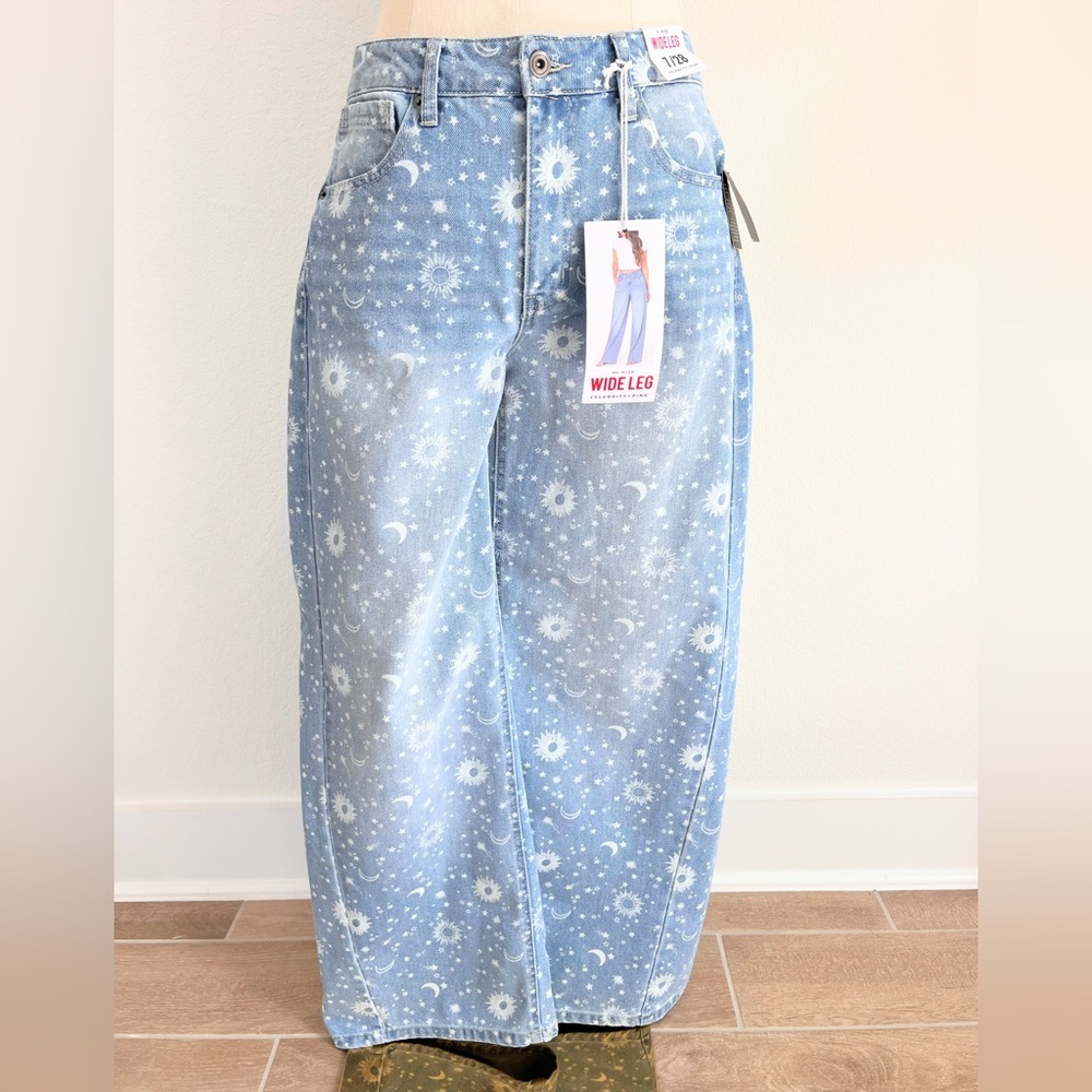 CELEBRITY PINK Hi-Rise Wide Leg Star, Sun and Moon Print Jeans  SOLD